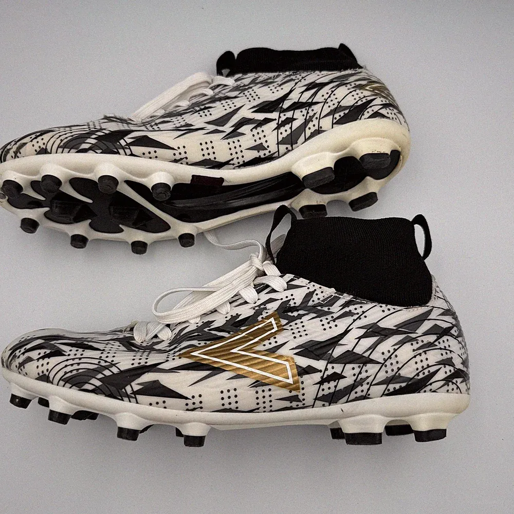 Mitre Strike Soccer Cleats Mens Size 8 Black White Excellent Synthetic