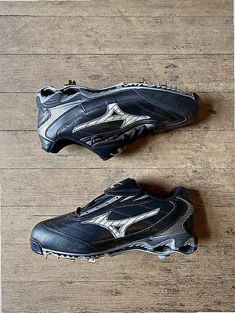 MIZUNO 9 Men's Sz 14 Black and Silver Leather Spike Baseball Cleats Metal Cleats