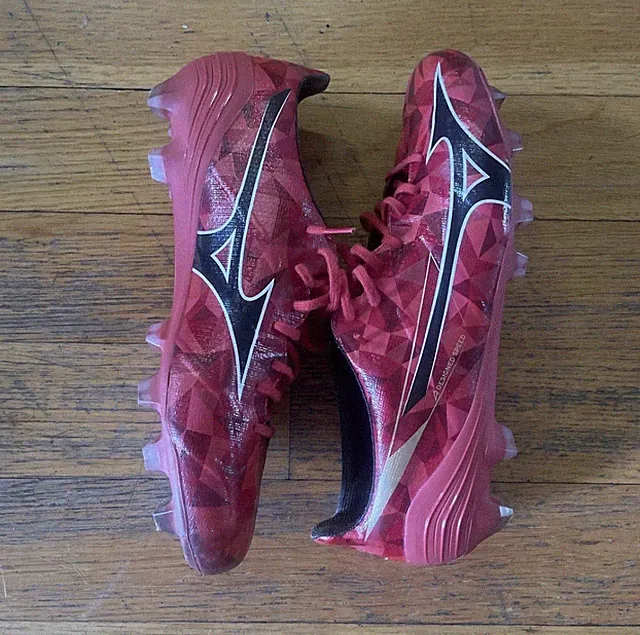 Mizuno Alpha 2 Pro FG Size 10 US Soccer Cleats Red