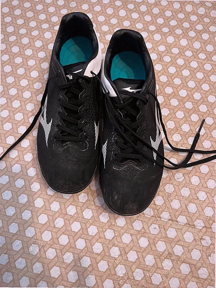 Mizuno Black White Cleats Size 4.5