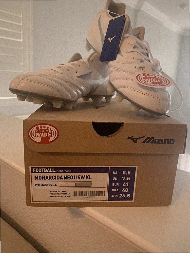 Mizuno MONARCIDA NEO2 SW KL White US8.5 NEW! With box - Men’s soccer cleats.