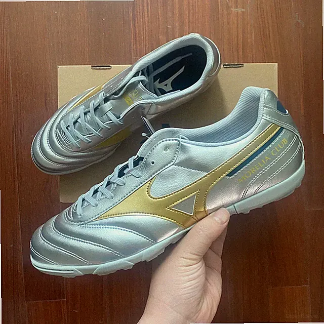 Mizuno Morelia II Club AS Mens Turf Soccer Shoes Wide (2E) Galaxy Silver Gold