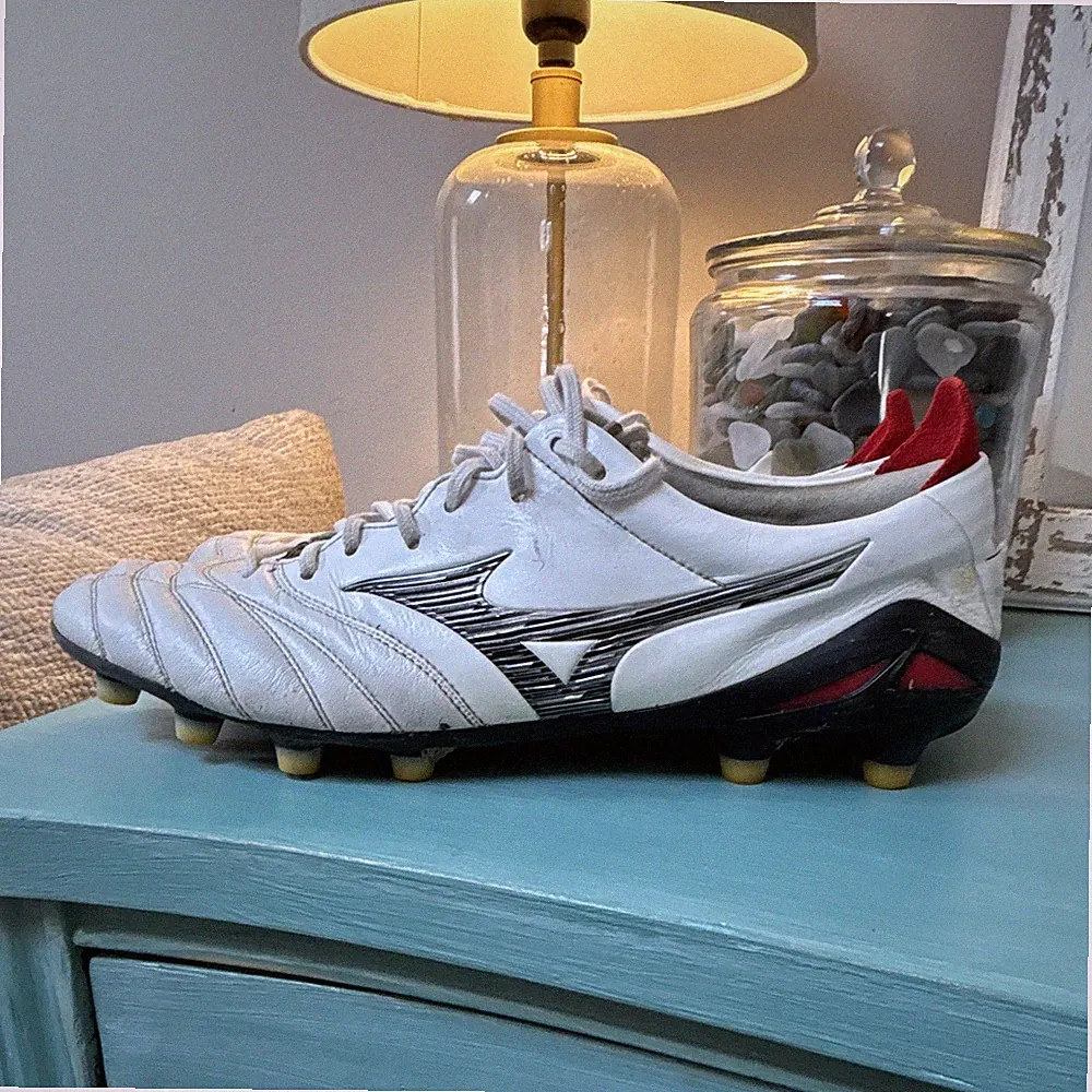 Mizuno Morelia Made In Japan Soccer Cleats Studded Shoes US 9 Medium D White