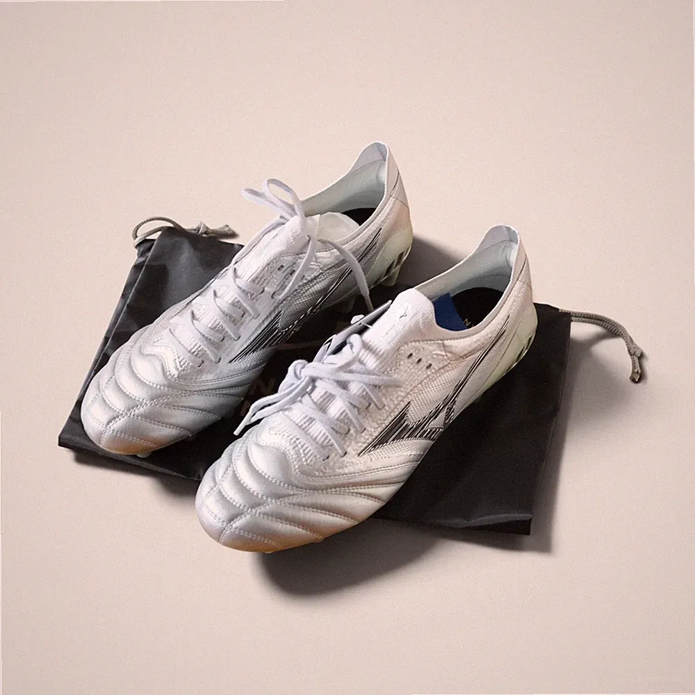 Mizuno Morelia Neo III Beta Japan Mens Silver Soccer Cleats Athletic 9 NIB