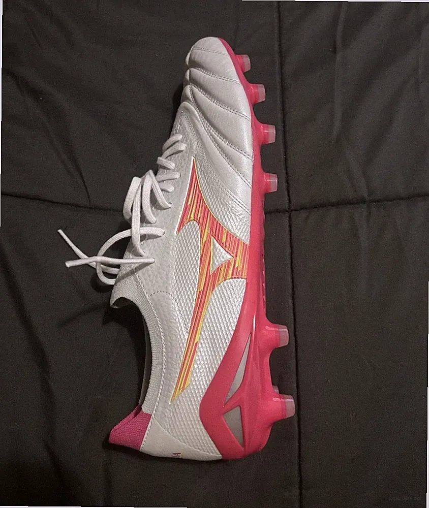 Mizuno Morelia Neo Men's Leather Soccer Cleats Lace-Up Low Top White/Pink