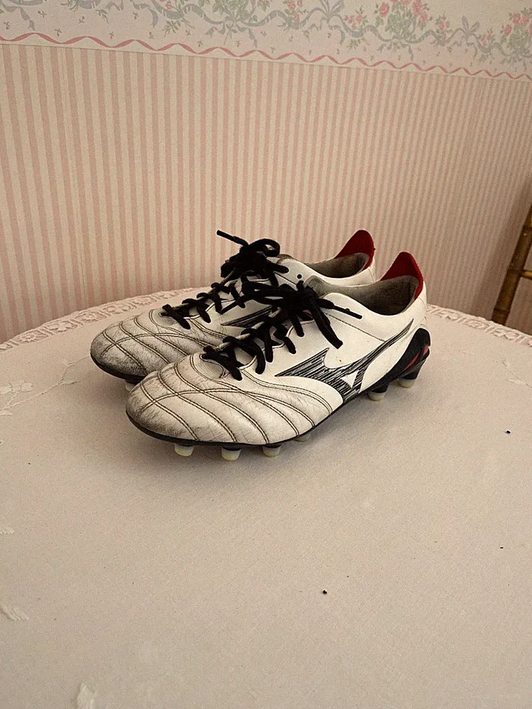 Mizuno MORELIA NEO white Made in Japan soccer cleats US size 7