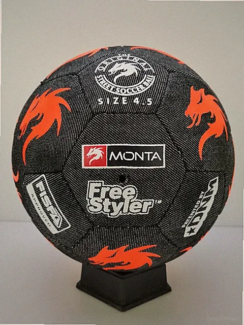 Monta Black Freestyle Soccerball Size 4.5 Street ball