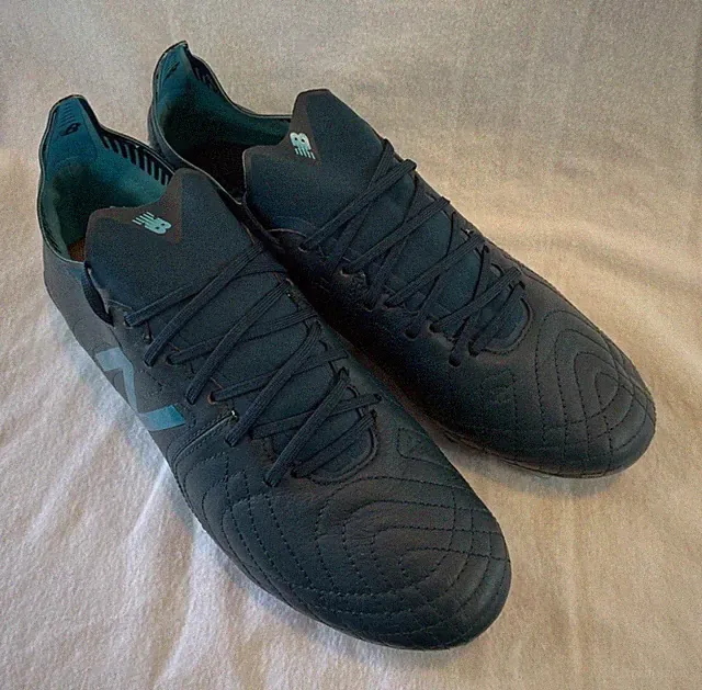 Must see! New Balance Tekela Soccer Cleats. NB MSTKFSB2 Men's 9 D. NWOT