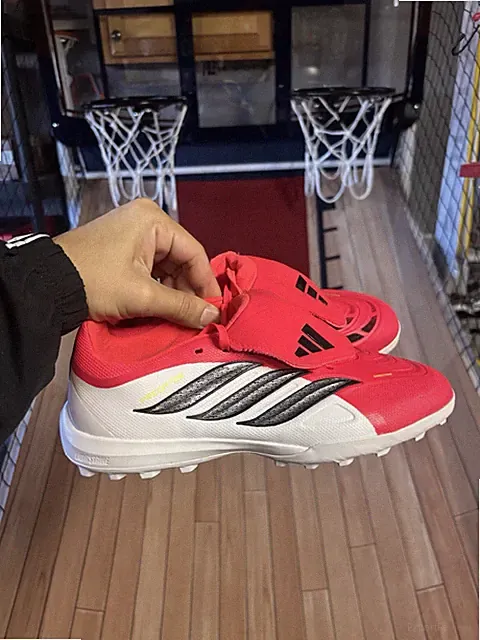 New Adidas PREDATOR LEAGUE Turf Soccer Shoes- JR7873 Size7