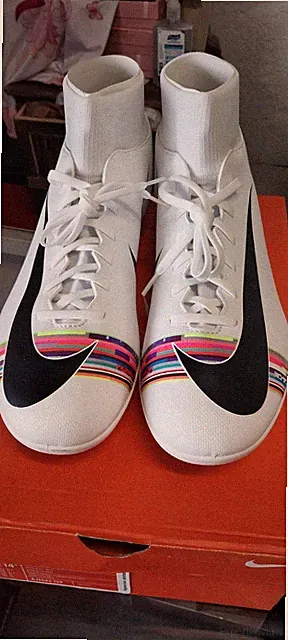 NEW AND BOX NIKE SUPERFLY 6 CLUB FG / MG SZ MENS 13 , WOMENS 14.5.