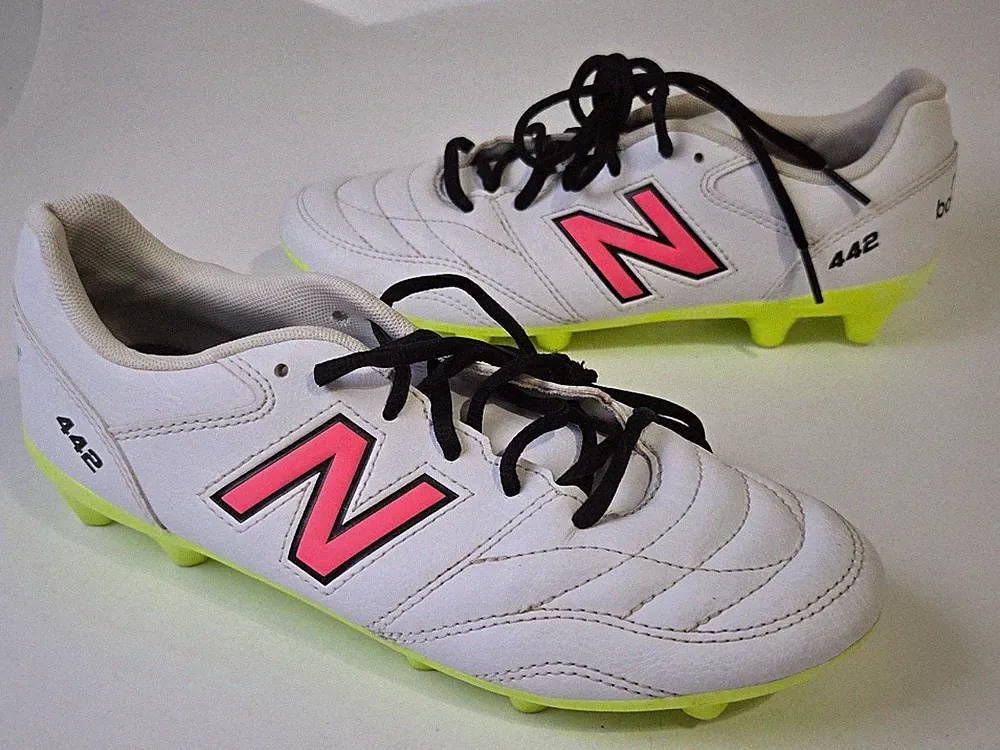 New Balance 442 Boys' Pink White Leather Soccer Cleats US Size 5