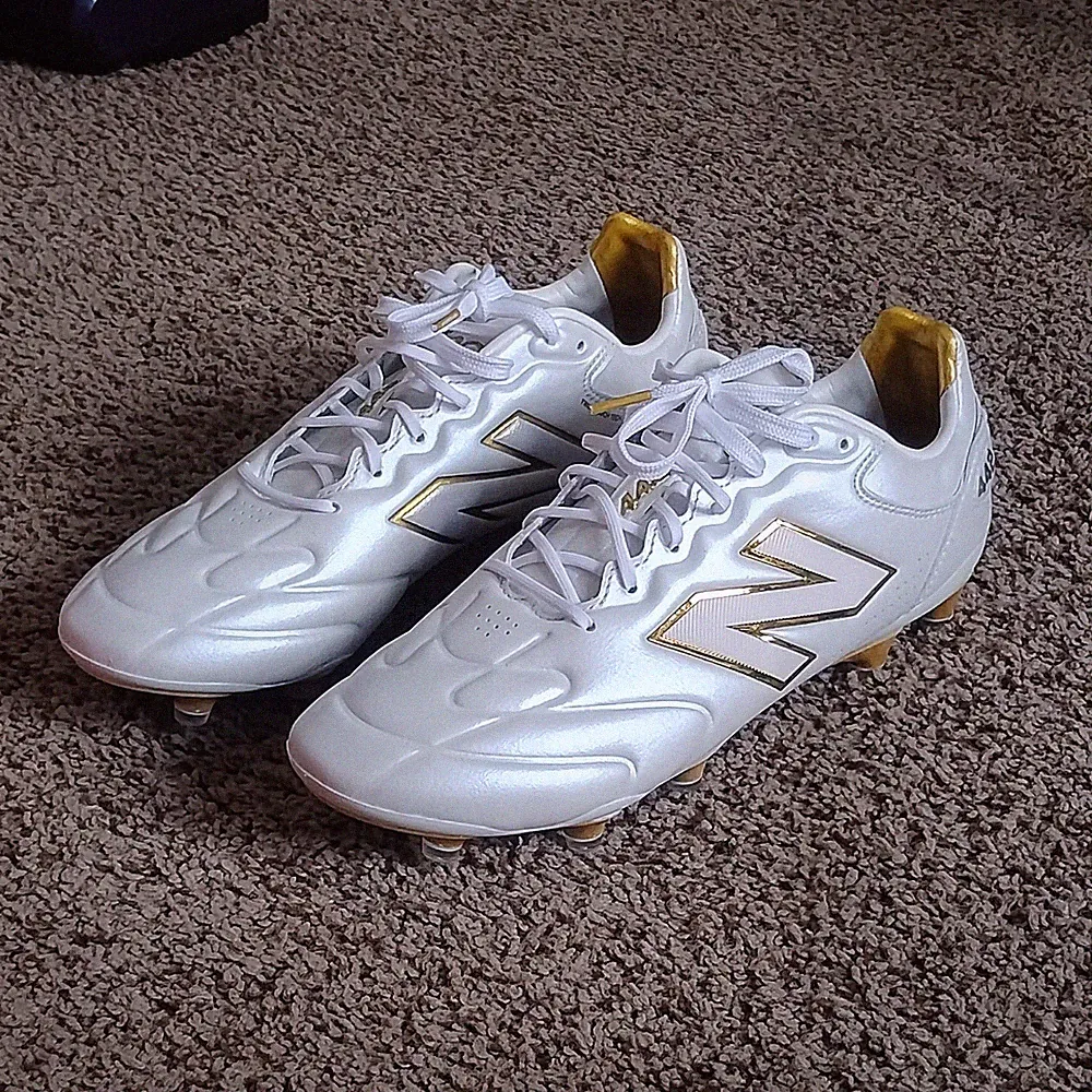 soccer cleats new balance elite