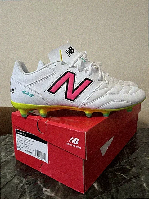 New Balance 442 Extra Wide Mens Size 10 Womens 11 1/2 Soccer Cleats