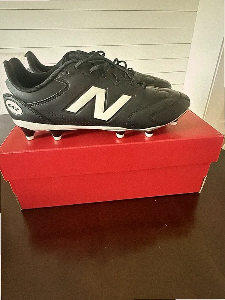 New Balance 442 V2 Academy FG Soccer Cleats Black White Mens 7.5 Wide