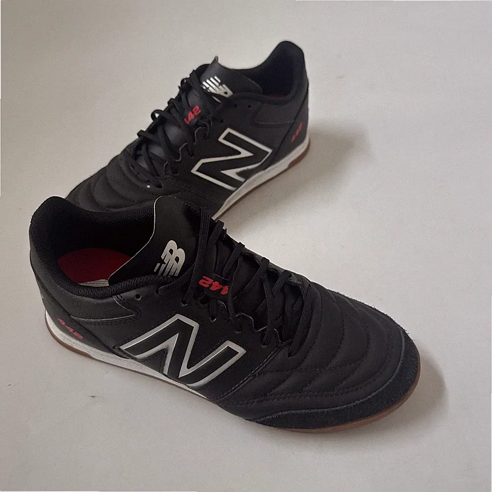 New Balance 442 V2 Men Soccer Cleats Indoor Turf Shoes Black 6.5 Men 2E Wide