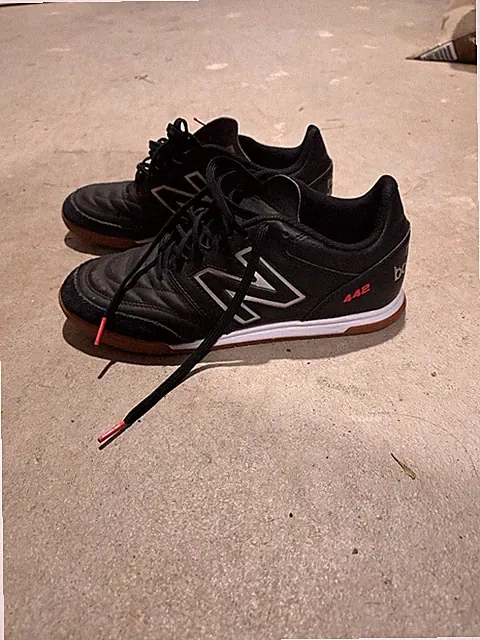New Balance 442 v2 Team IN Wide Indoor Soccer Shoe
