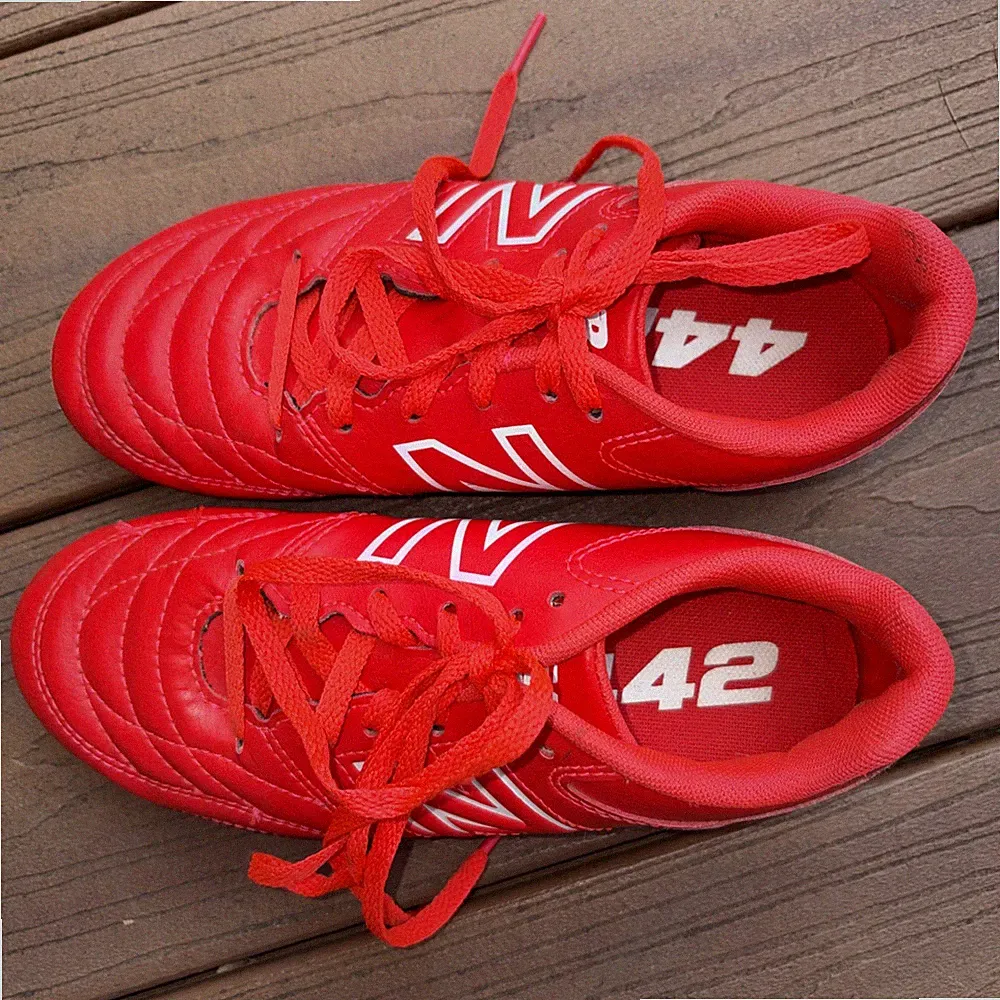 New Balance 442 Wide kids Soccer cleats JR Size 1.5 excellent condition