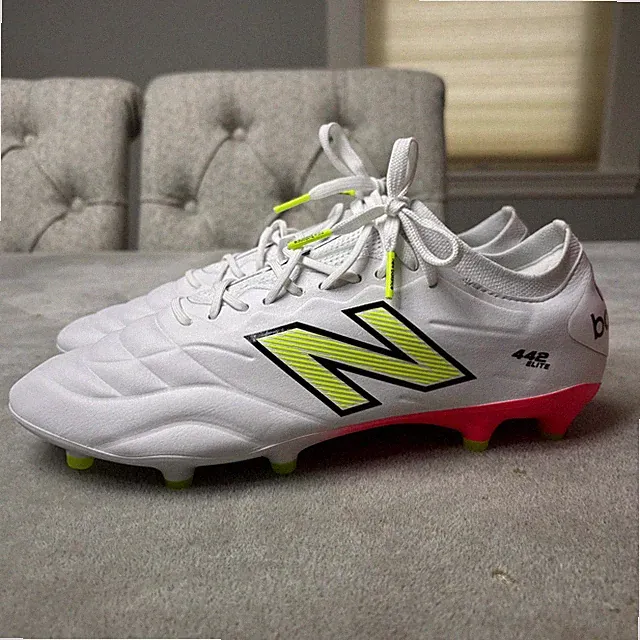 New Balance 442v2 Elite FG Soccer Cleats Men's Size 9 Flash Point Pack