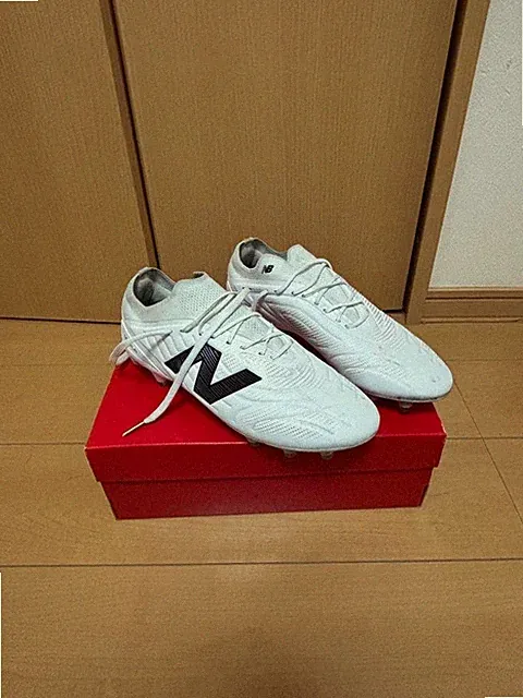 New Balance 9.5US soccer cleats