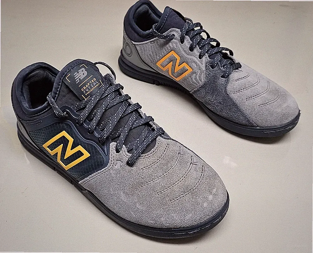 New Balance Audazo V5+ Pro Mens 8 Gray Suede Futsal Indoor Soccer Shoes MSASIS55