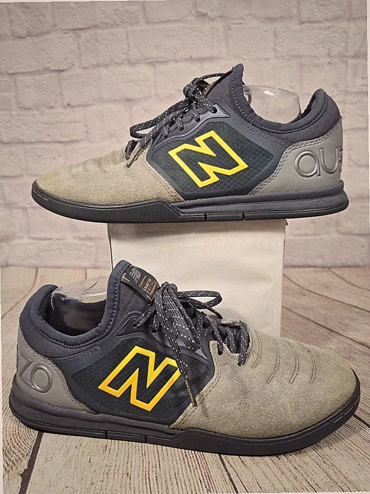 New Balance Audazo V5+ Pro Mens 9 Gray Suede Futbol Indoor Soccer Shoes MSASIS55