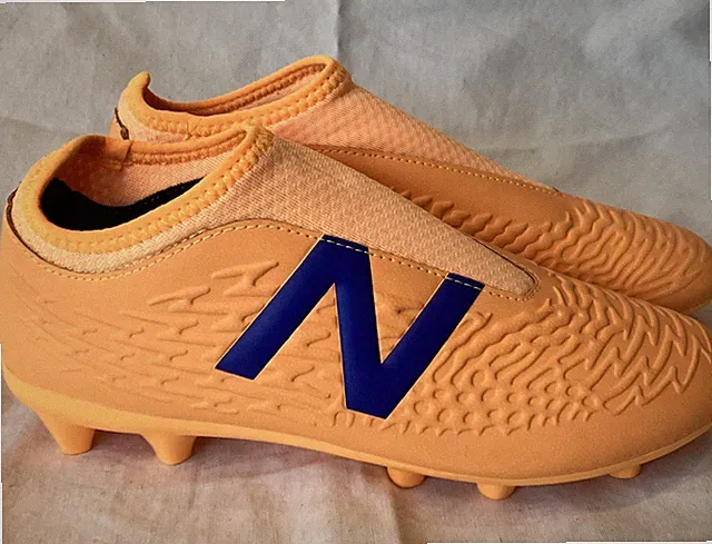 New Balance Boy's Tekela V3+ Magique Junior Fg Soccer Shoe Sz 4.5Y