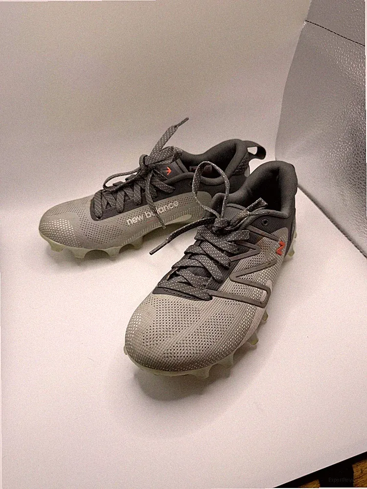 New Balance Freezelx V4 Men's 6 Soccer Cleats Gray Round Toe Lace Up Sneakers