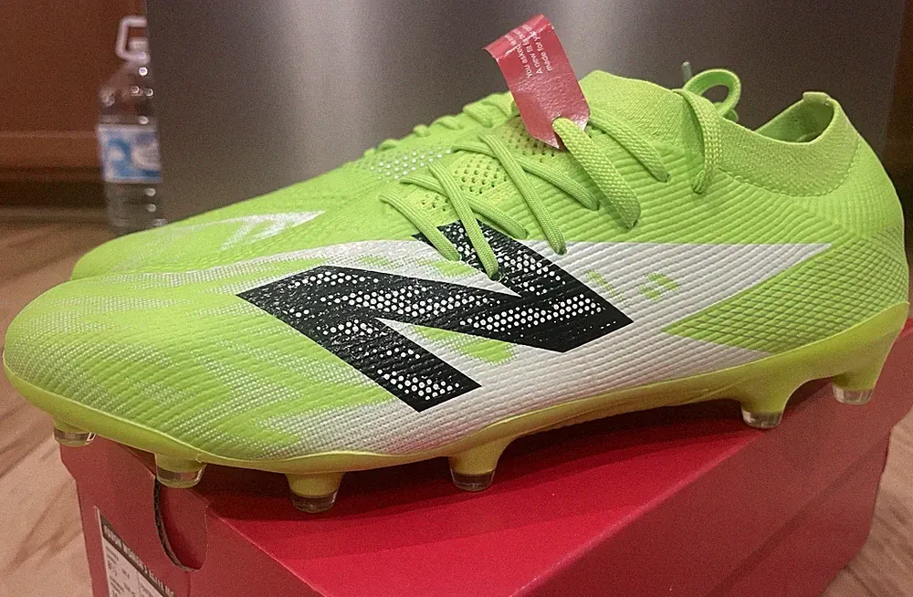 New Balance Furon Elite V8 MG AG Soccer Cleats - Men’s 8.5 (women’s 10)