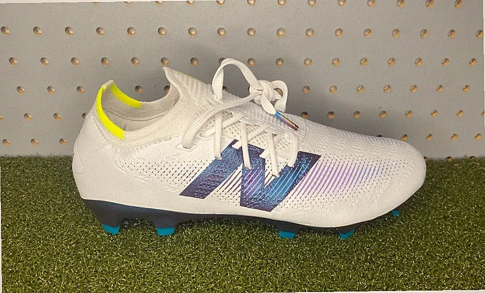 mens soccer cleats 9.5 wide