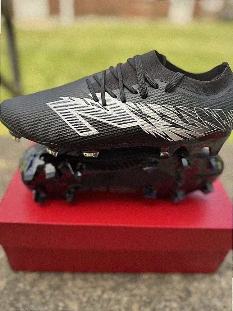 New Balance Furon Team FG V8 Soccer Cleats Unisex size M US 9 W US 10.5