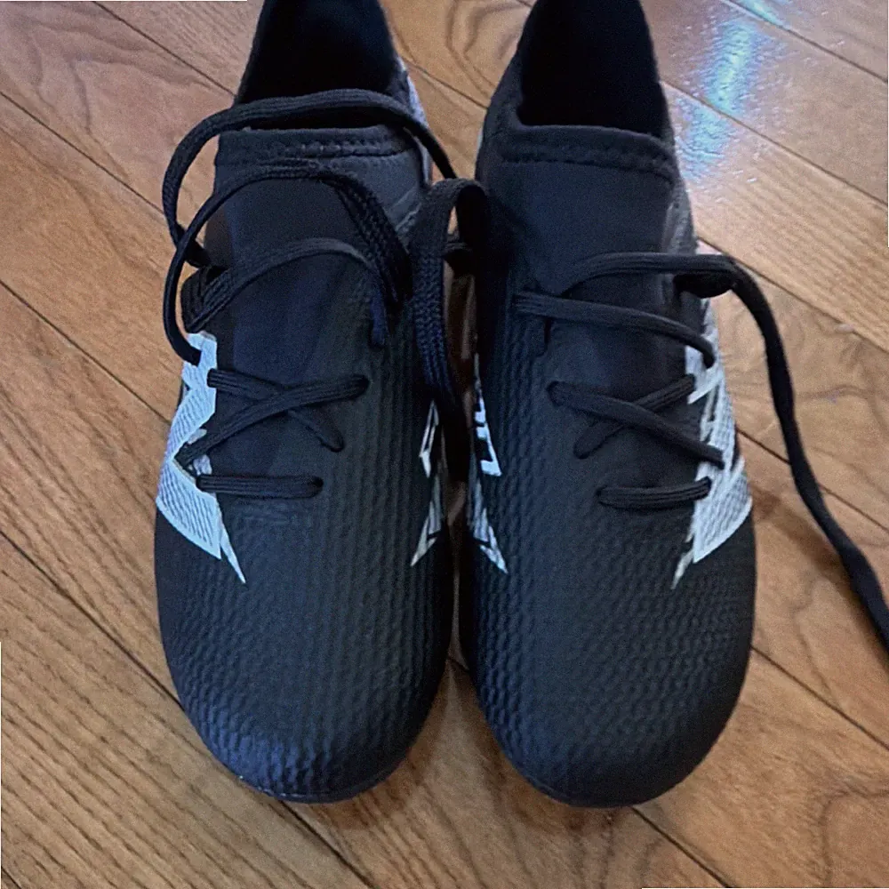 New Balance Furon Team JNR FG V8 Boys' Soccer Cleats 1.5 Black