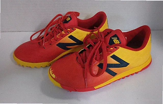 New Balance Furon V4 Dispatch Junior Indoor Soccer Boys SZ 2.5 READ DESCRIPTION