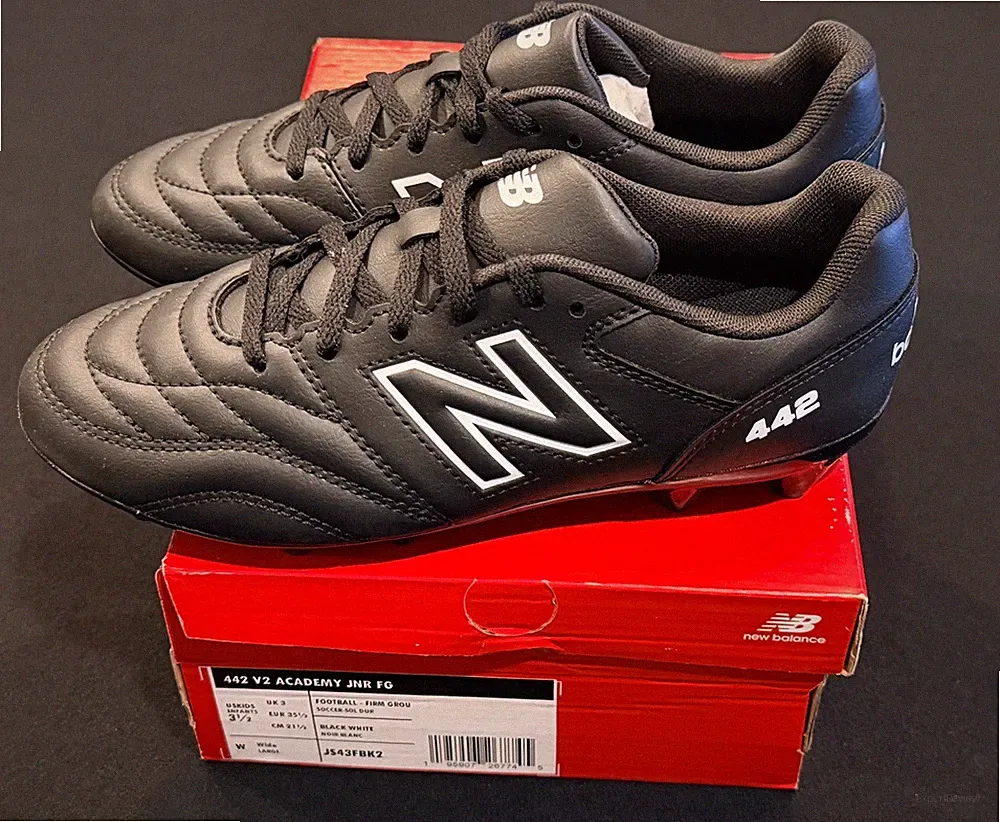 New Balance Junior 442 V2 Academy FG Football/Soccer Shoe 3.5 Wide Black NIB
