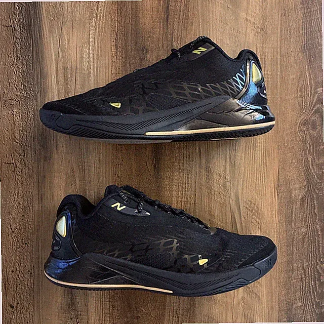 New Balance Kawhi IV Black Gold Men Size 9 Basketball Shoes BBKLSWG4