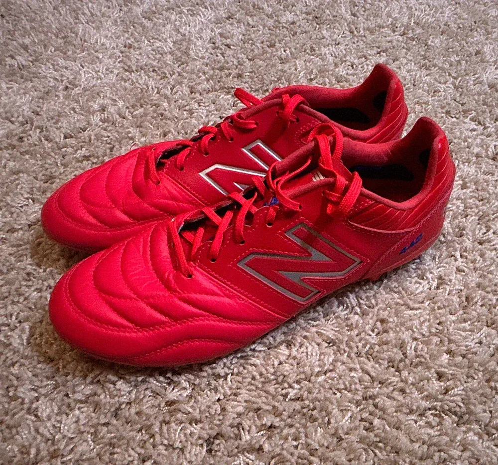 New Balance Men's Red Soccer Cleats Lace Up Low Top Plastic Cleated