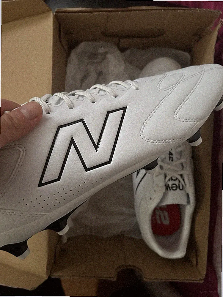 new balance soccer cleats women