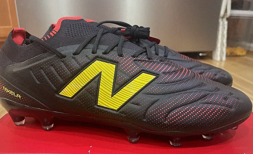 New Balance Tekela Elite V5 MG AG Soccer Cleats - Men’s 9 (women’s 10.5)