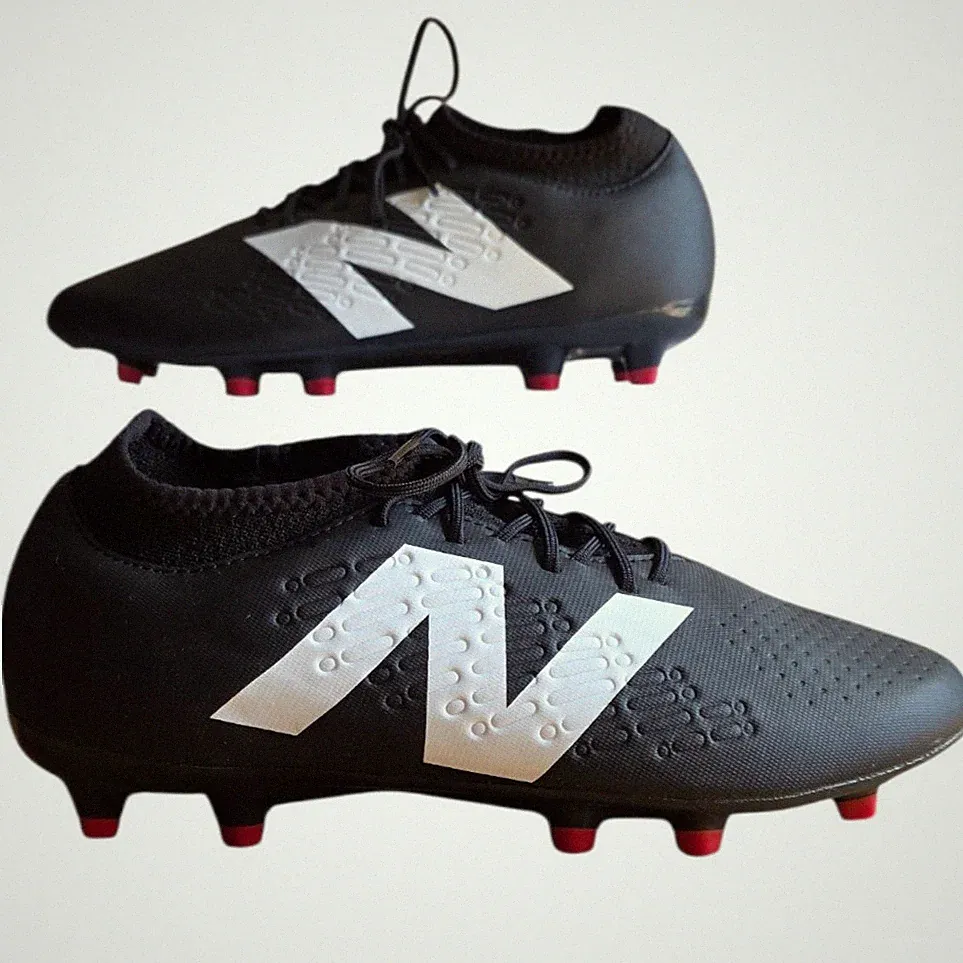 New Balance Tekela Magique FG V4+ Firm Ground Soccer Cleats Black White Size 7.5