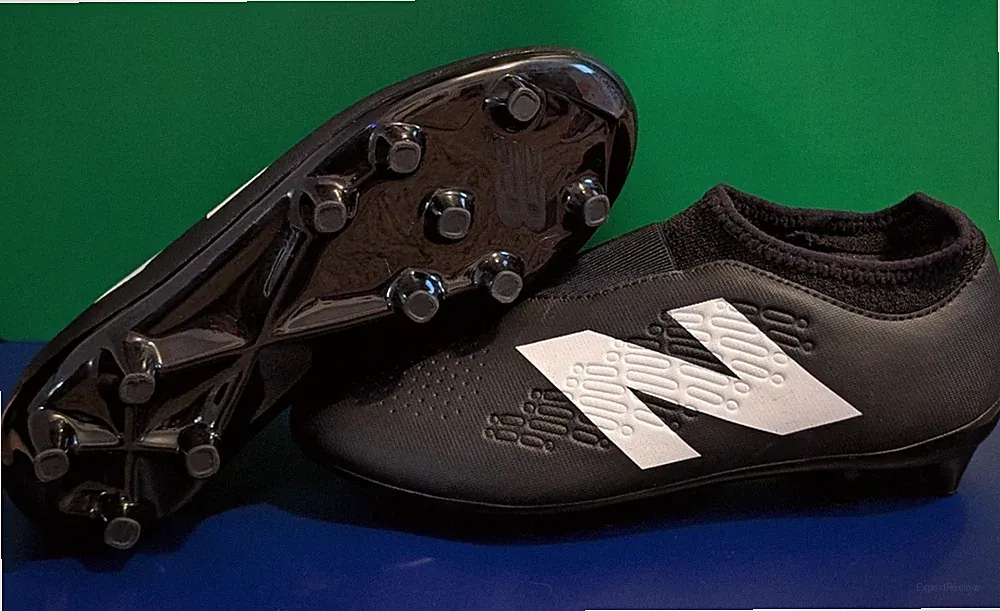new balance soccer cleats boys