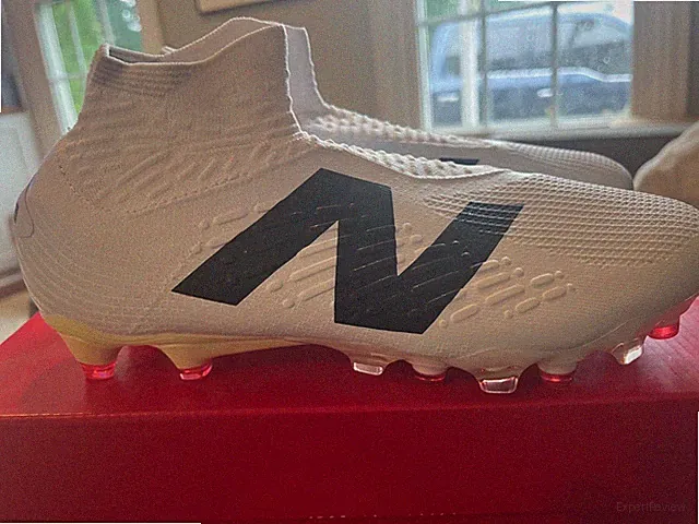 New Balance Tekela Pro FG V4+ laceless