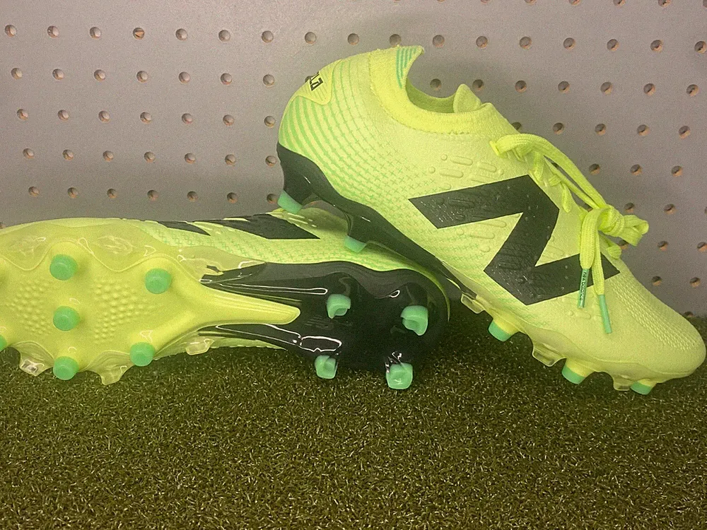 New Balance Tekela Pro Low FG V4+ Green Soccer Cleats Size Mens 8 / Wmns 9.5 2E
