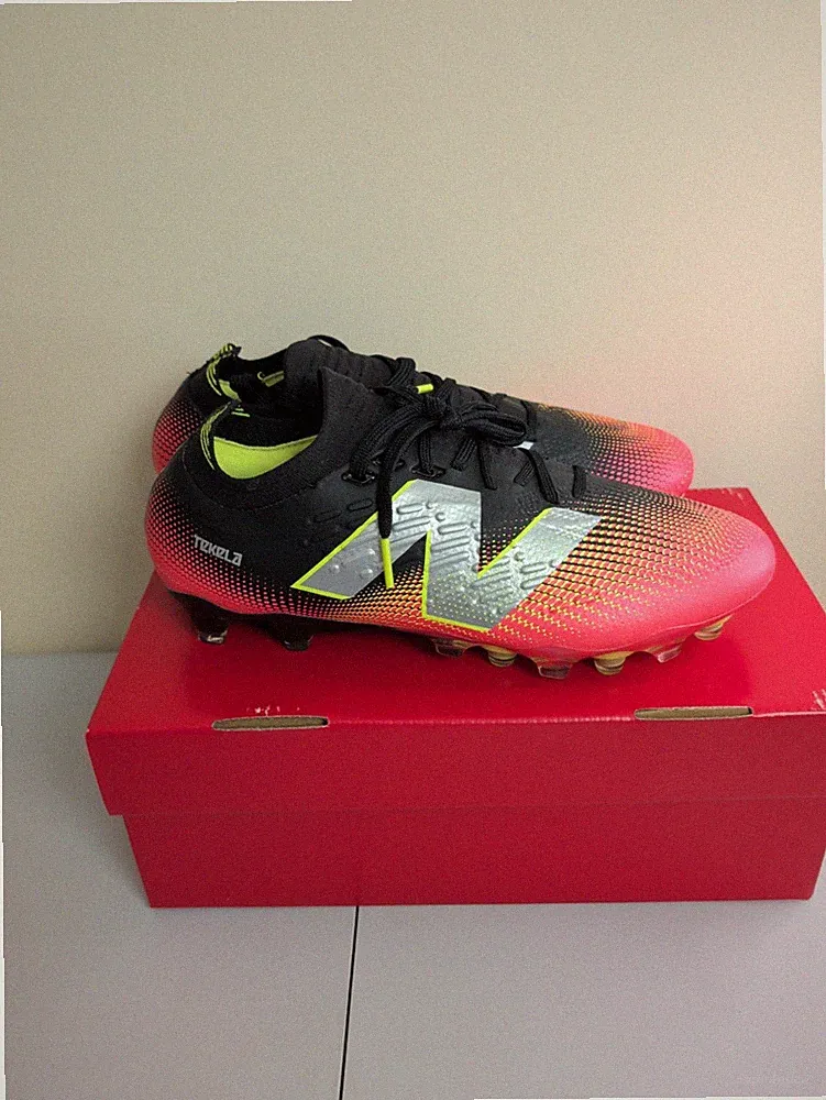 New Balance TEKELA PRO LOW LACED FG V4+ Soccer Cleats Size 8 - New in Box