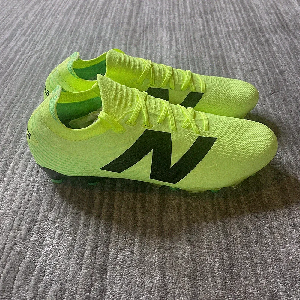 New Balance Tekela Pro Low V4+ FG Soccer Cleats Men 10 Glo Pack Green Hypoknit