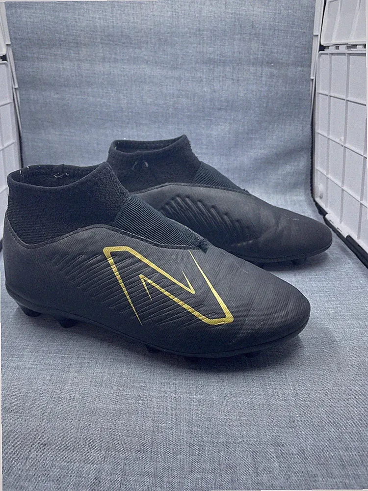 New Balance Tekela Soccer Cleats Size 4.5 Youth