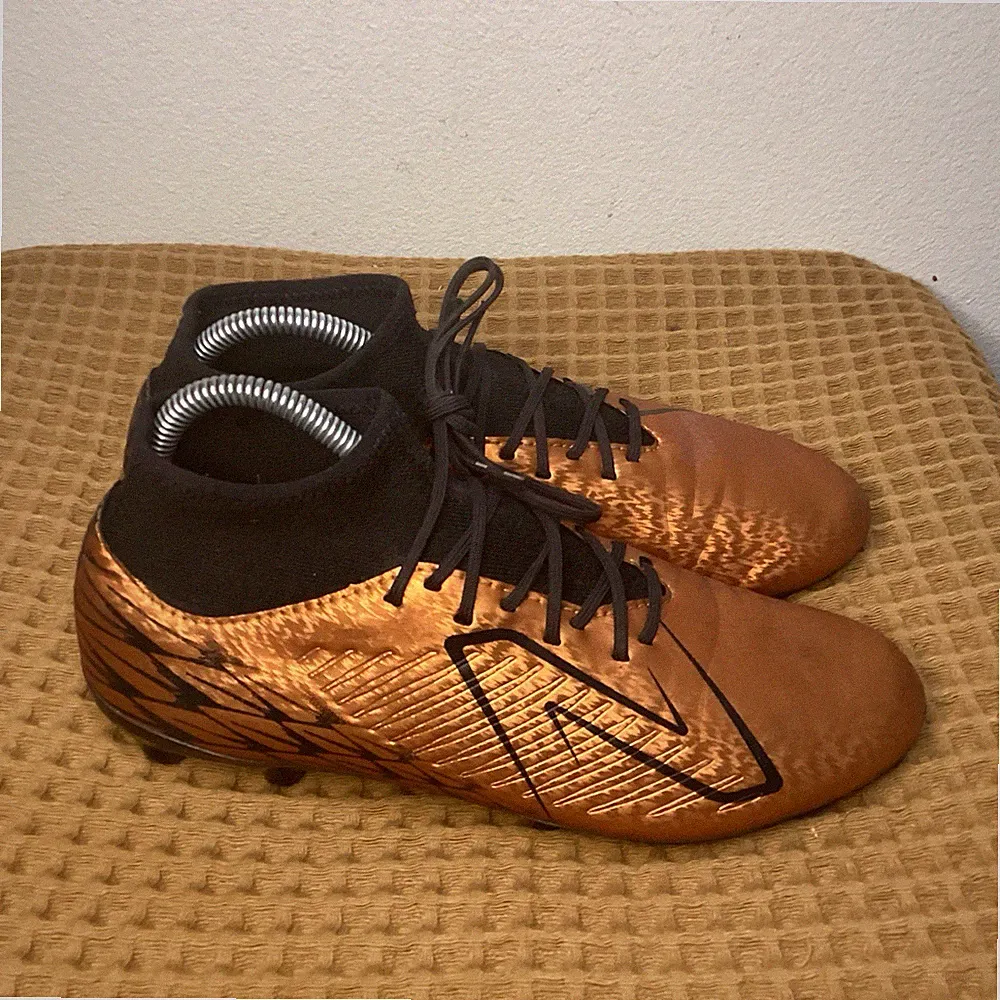New Balance Tekela v4 Magique FG Sz 7.5 Firm Ground Soccer Cleats ST3FCB4 Bronze