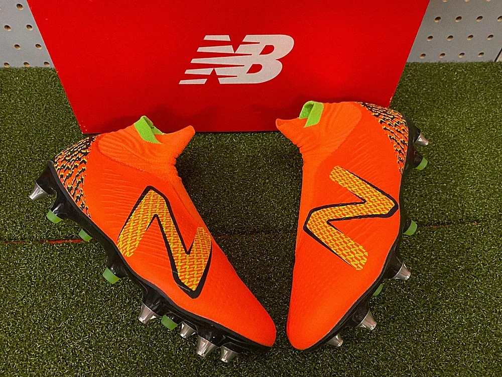 New Balance Tekela V4 Pro SG Soccer Cleats Size: Mens 7 / Womens 8.5 D WIDE