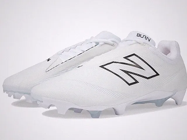 New Balance Unisex-Adult Burnx4Lacrosse Shoe 12.5 Wide Women/11 Men