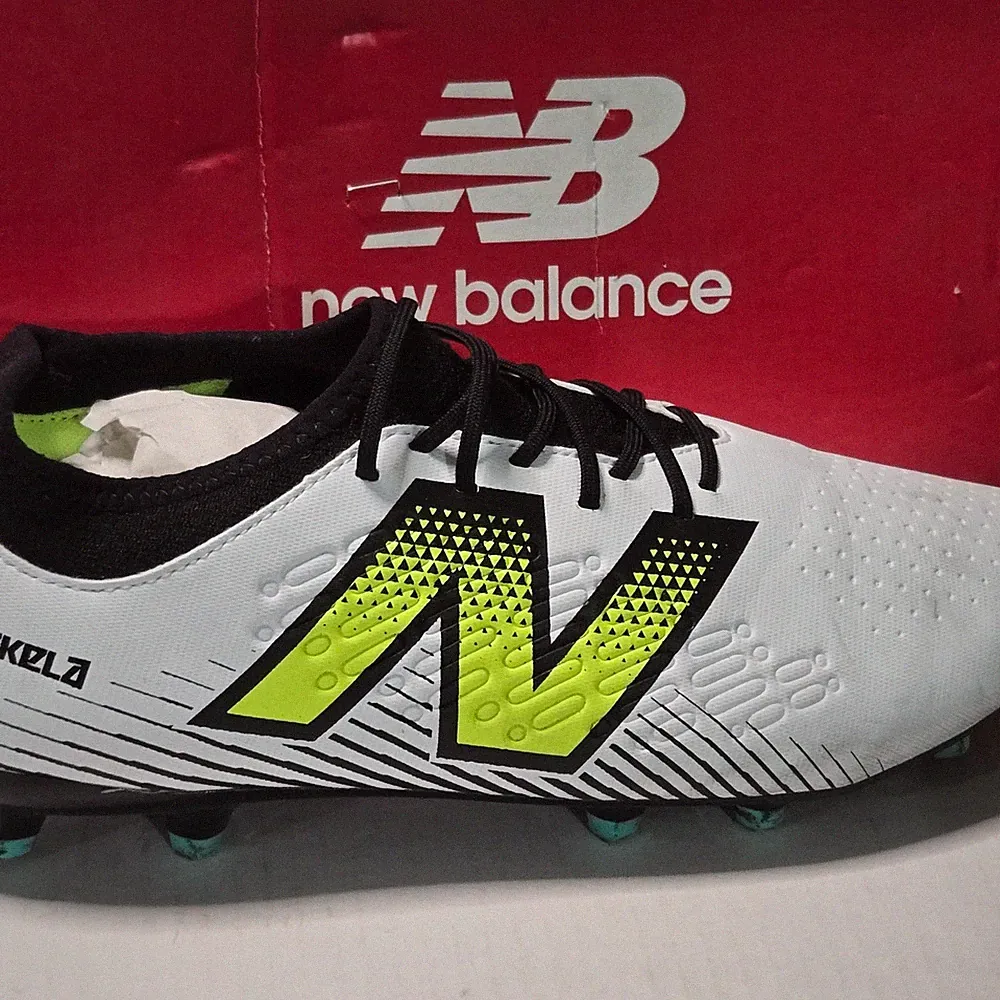 New Balance Unisex Soccer Football Cleats M10 W11.5 White Tekela Magique FG V4+