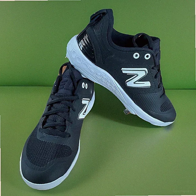 New Balance Women's Fresh Foam X Velo V3 Metal Softball Cleats Size 5.0 Wide