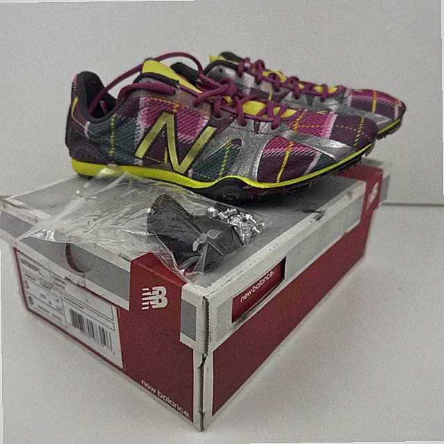 New Balance Womens Track & Field Running Course Shoes Cleats Sz 5 WR800PL NIB